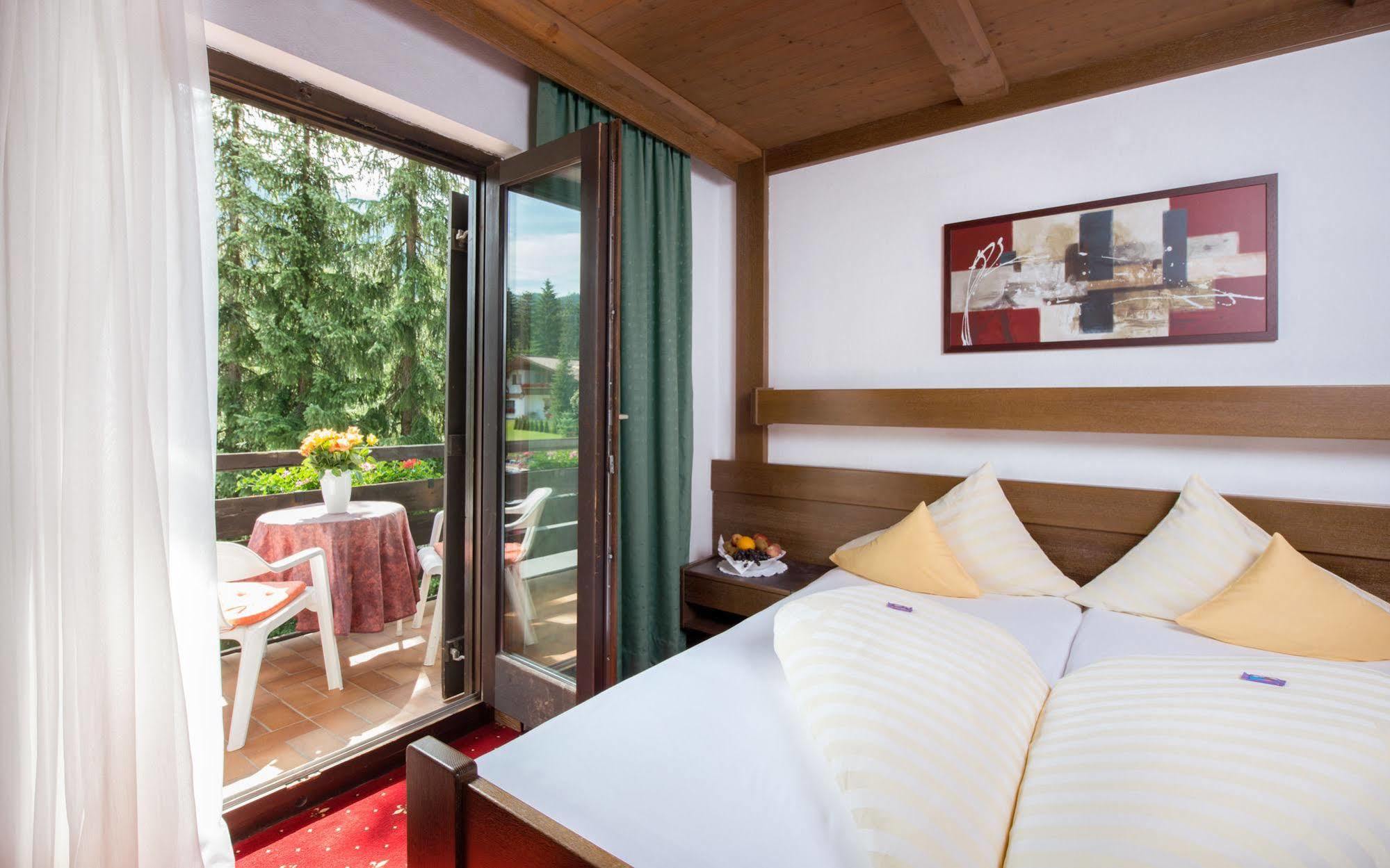 Haus Stefanie - Adults Only Hotel Seefeld in Tirol Exterior photo
