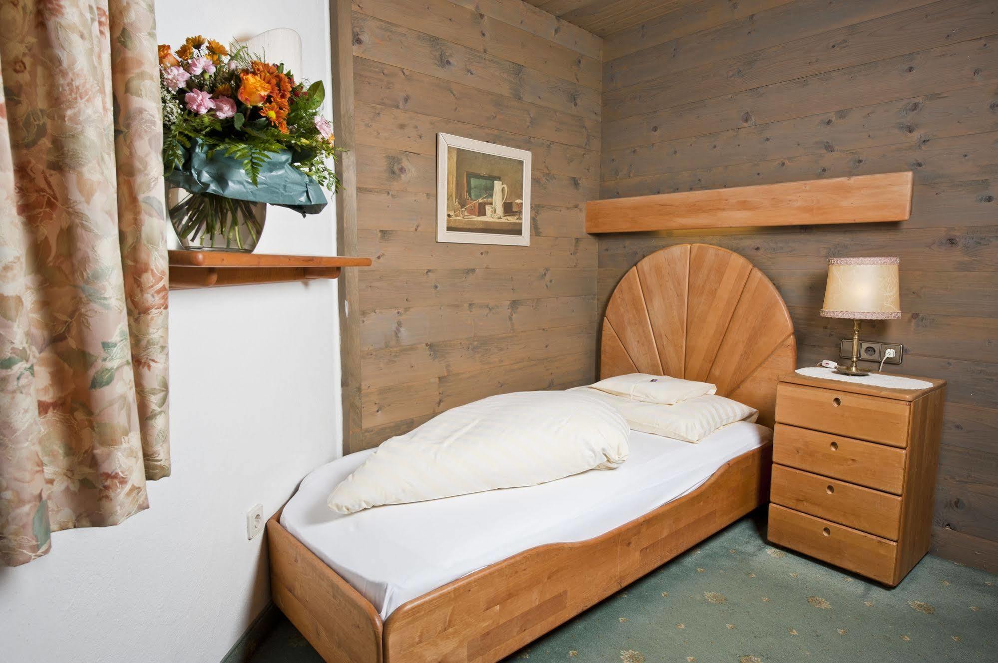 Haus Stefanie - Adults Only Hotel Seefeld in Tirol Exterior photo